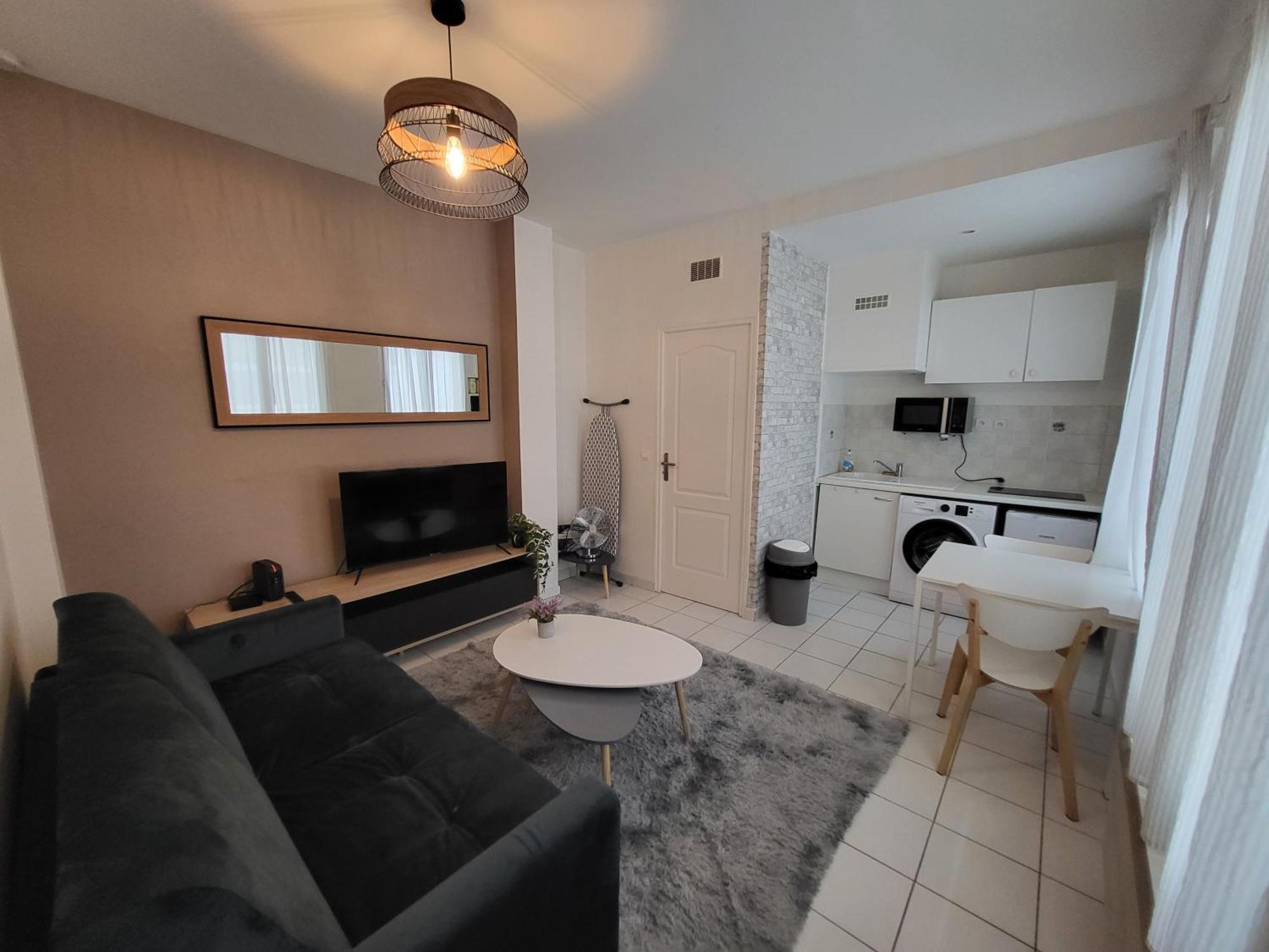 Appartement Spacieux 28M2 Avec Chambre Separee Иси-ле-Мулино Екстериор снимка
